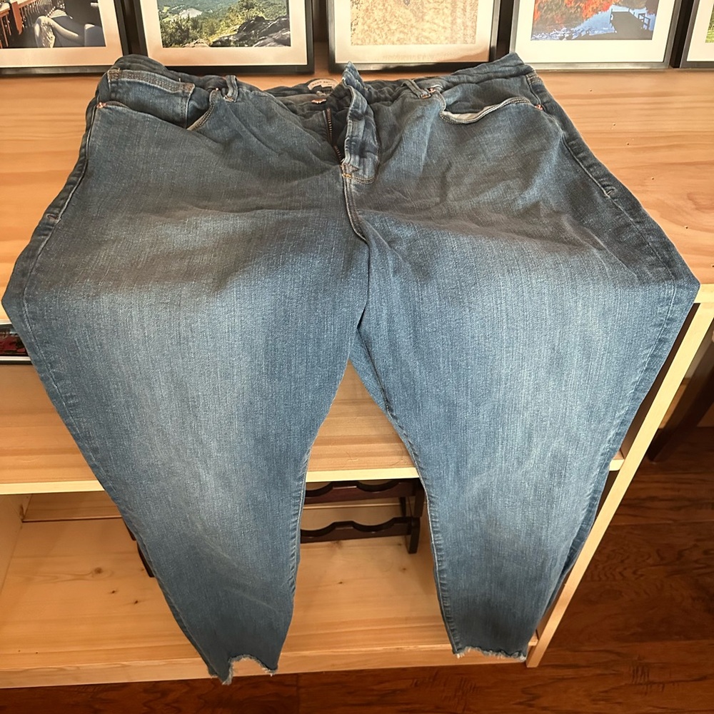 Good American frayed him skinny jeans - size 22